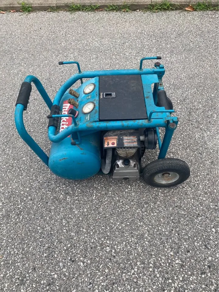 MAC5200 Makita 3.0 HP Big Bore Air Compressor - needs work * image indicator(2)