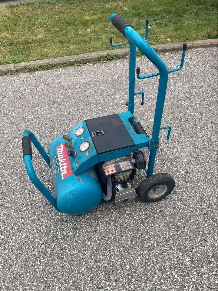 MAC5200 Makita 3.0 HP Big Bore Air Compressor - needs work * image indicator(4)