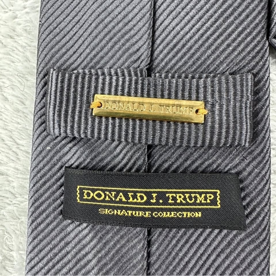 Donald J. Trump Silk Grey Solid Tie - photo 2