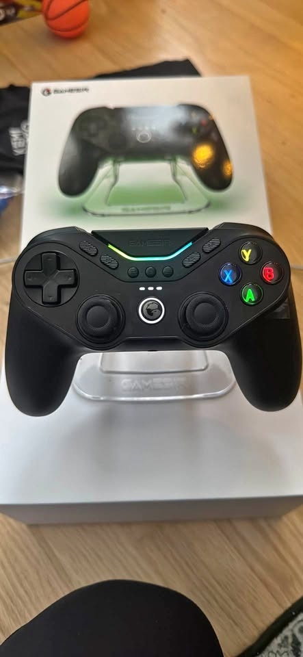 GAMESIR TARANTULA PRO - BNIB Wireless Controller
