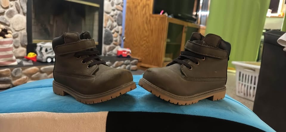 Used Boys' Size 9 Boots - Perfect Soles, Easy Velcro! - photo 2