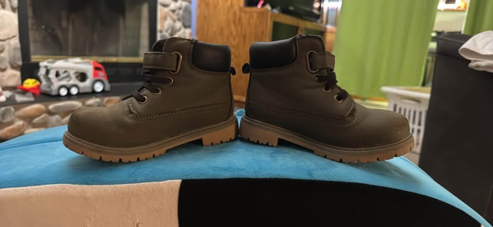 Used Boys' Size 9 Boots - Perfect Soles, Easy Velcro! - photo 3