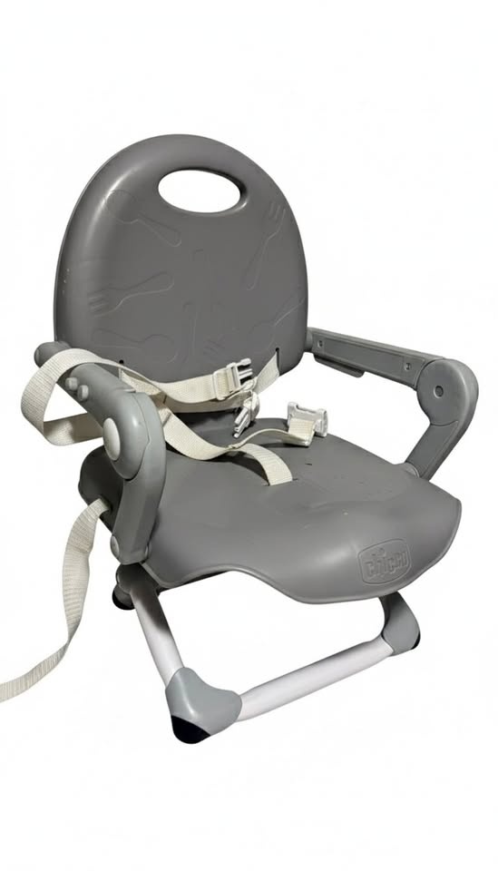 Chicco Pocket Snack Booster Seat, Grey, 6-36 months