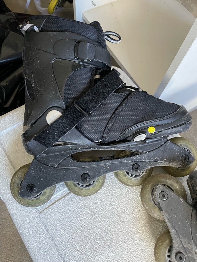 Roller blades
