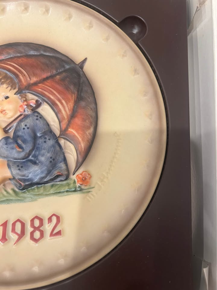 Hummel Goebel 1982 Annual Plate - photo 3