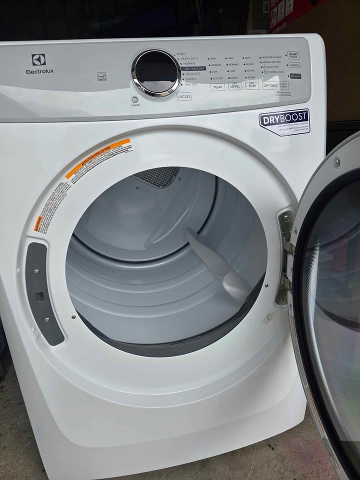 Brand new Eletrolux Dryer - photo 2