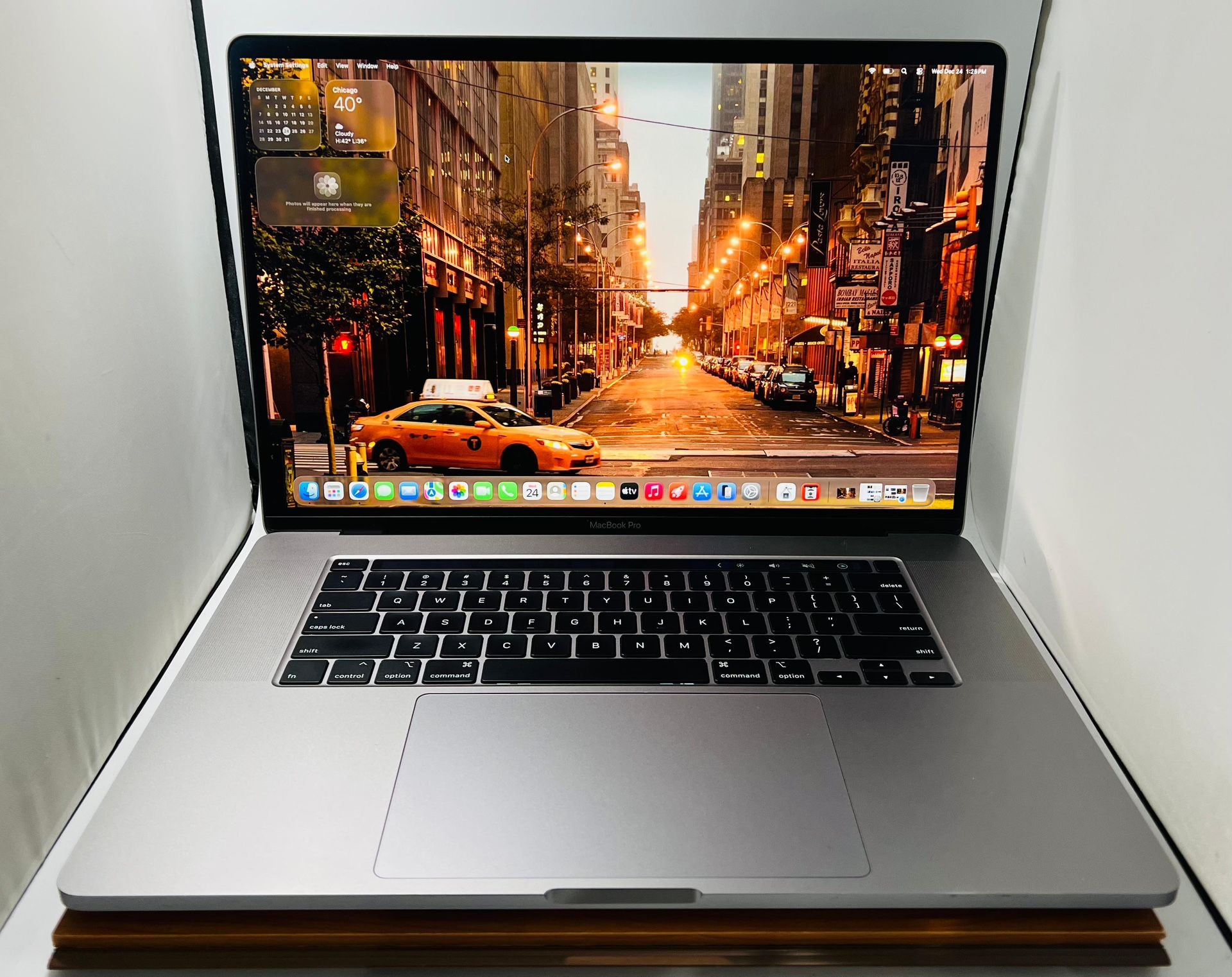 Apple MacBook Pro 16” 2019 8-Core i9 16GB 1TB TouchBar