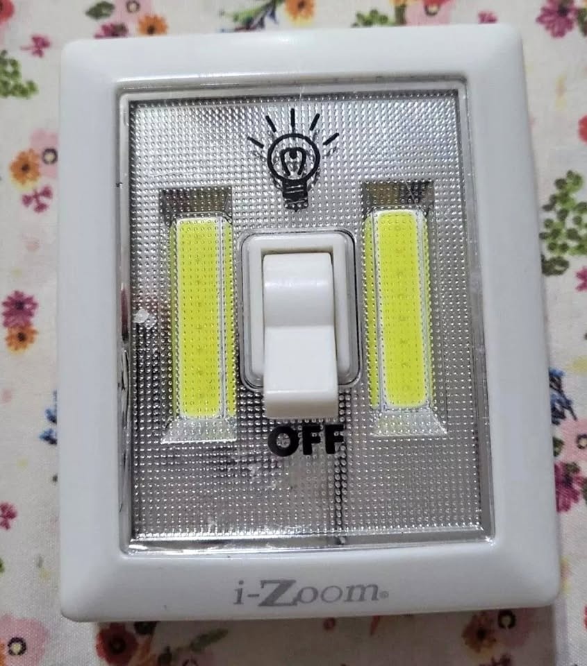i-Zoom Night Light With Switch 200 Lumens Easy Mounting Night Li