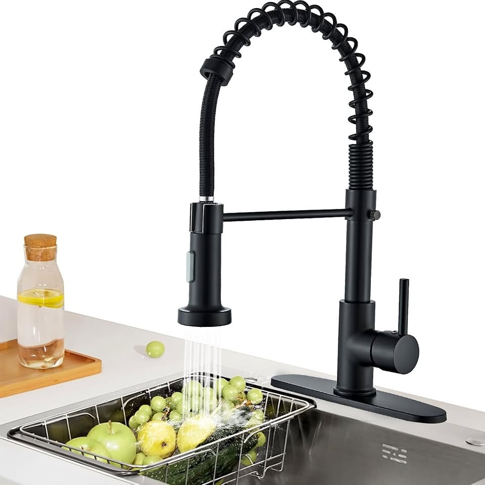 Kitchen Faucets with Pull Down Sprayer - Matte Black - Brand New