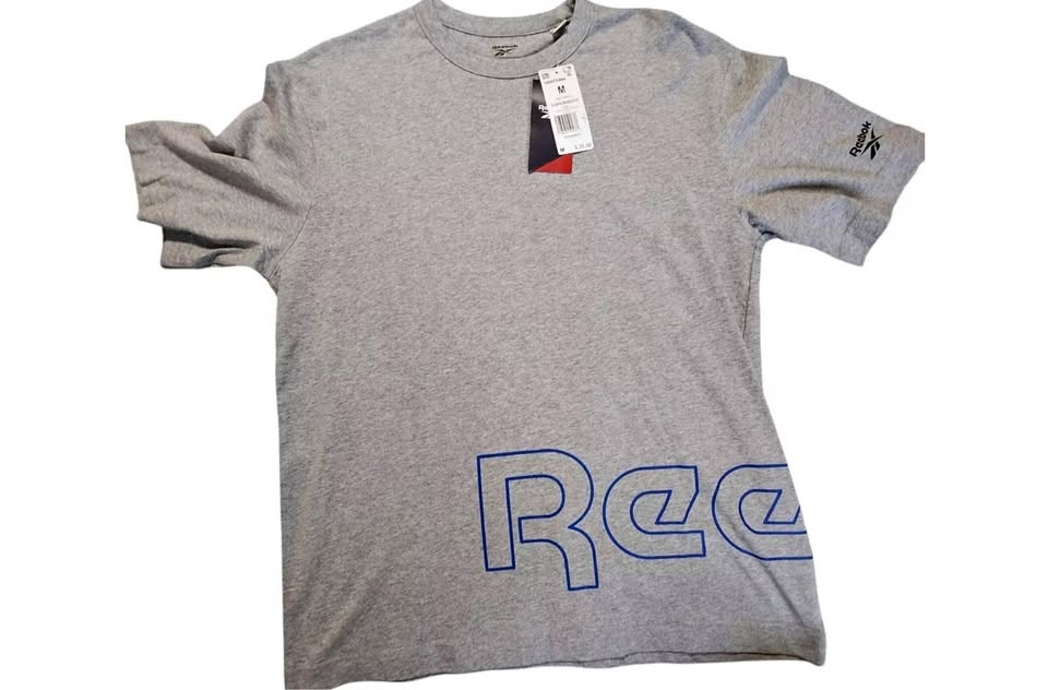 Reebok T-shirt Size M