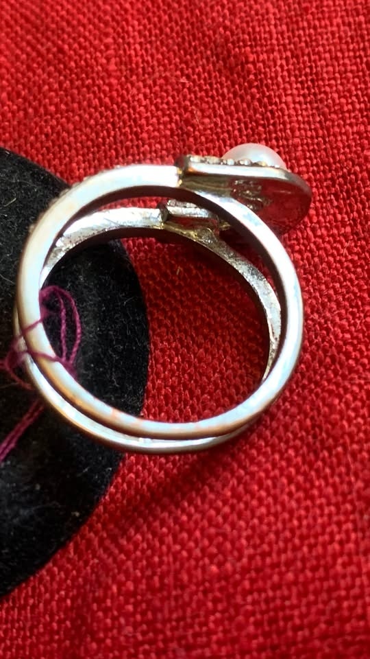 Fashion ring with silver tone, bling and pearl. Size 9.5 - photo 4