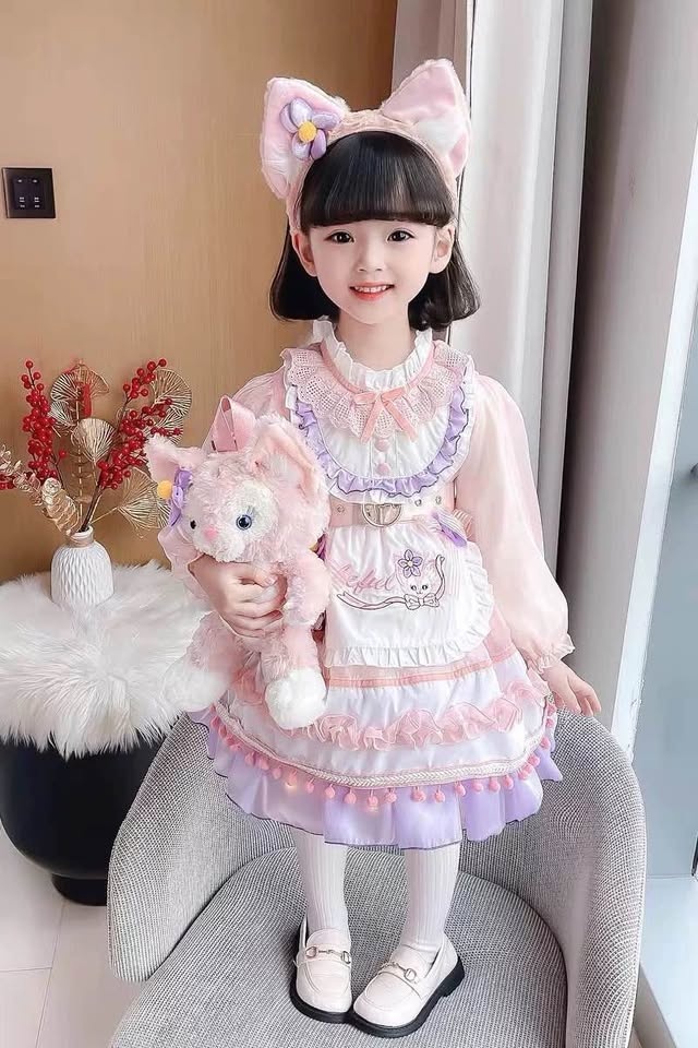 Girls costume fits 100-120cm - photo 3