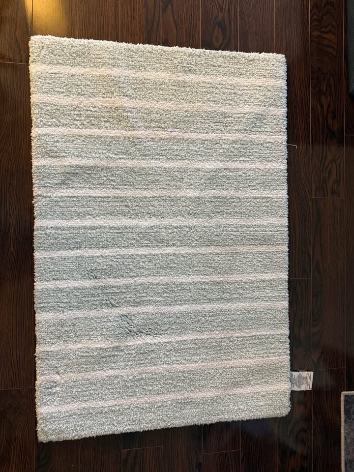 4 Rugs for sale - photo 3