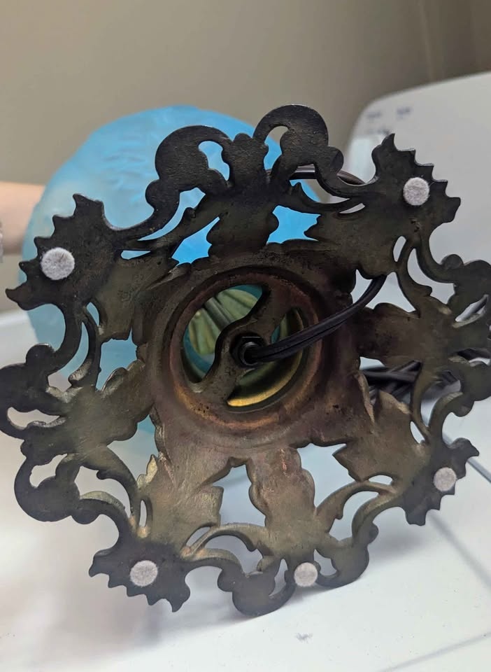 Antique Oil Lamp Converted to Electric - photo 2