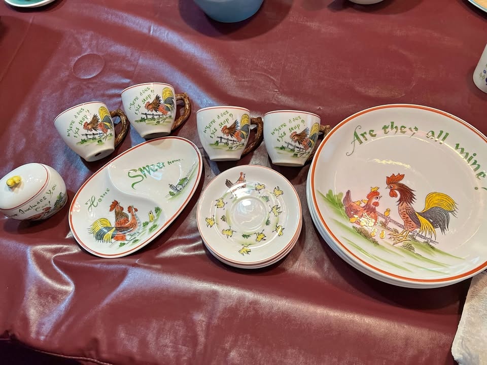 Vintage Rooster Dinner plates