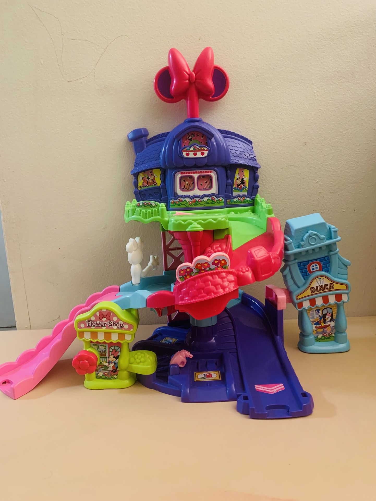 LeapFrog Imagicard Alpha Town Learning Game - photo 2