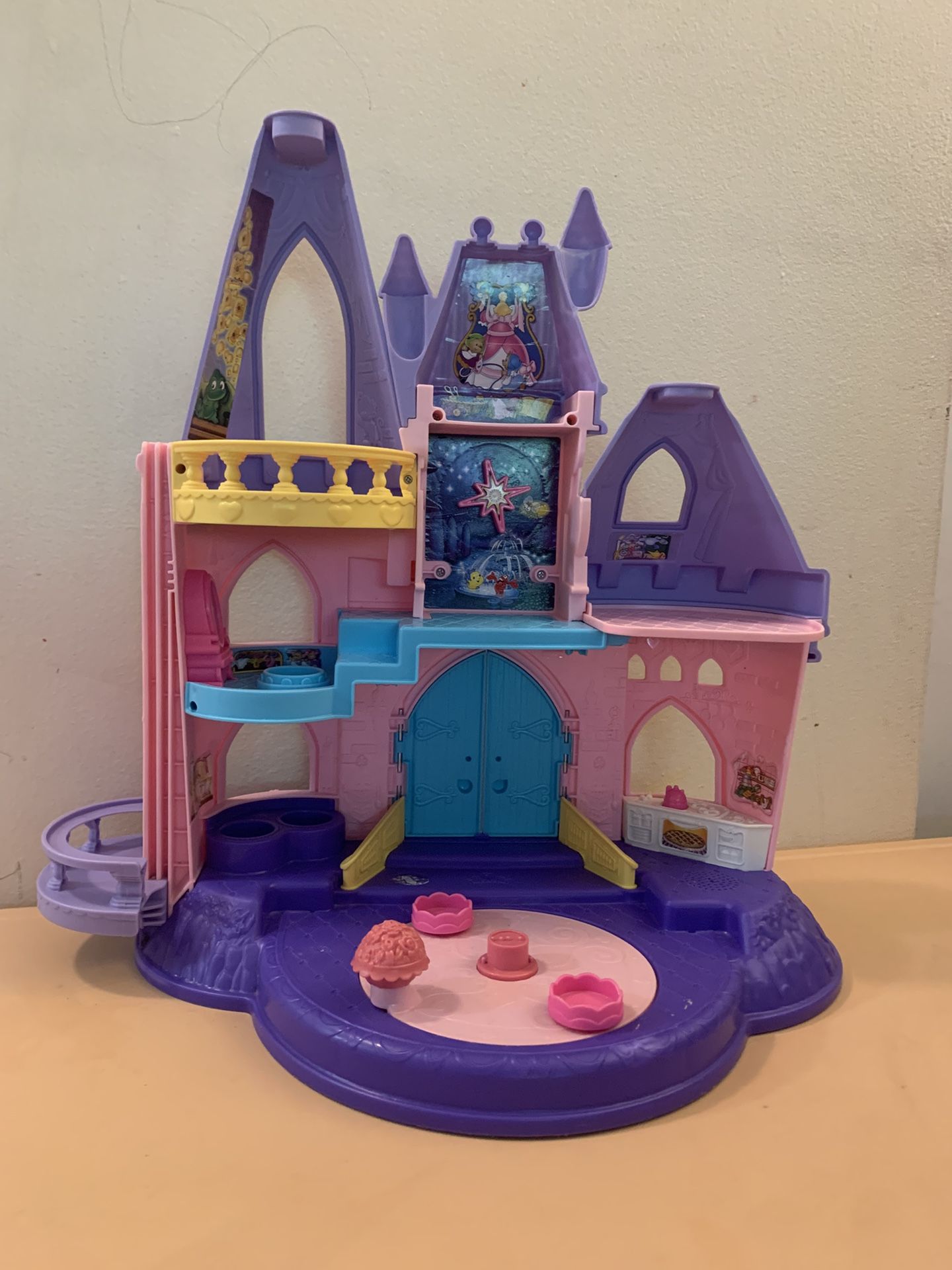 Toy Castle - photo 3