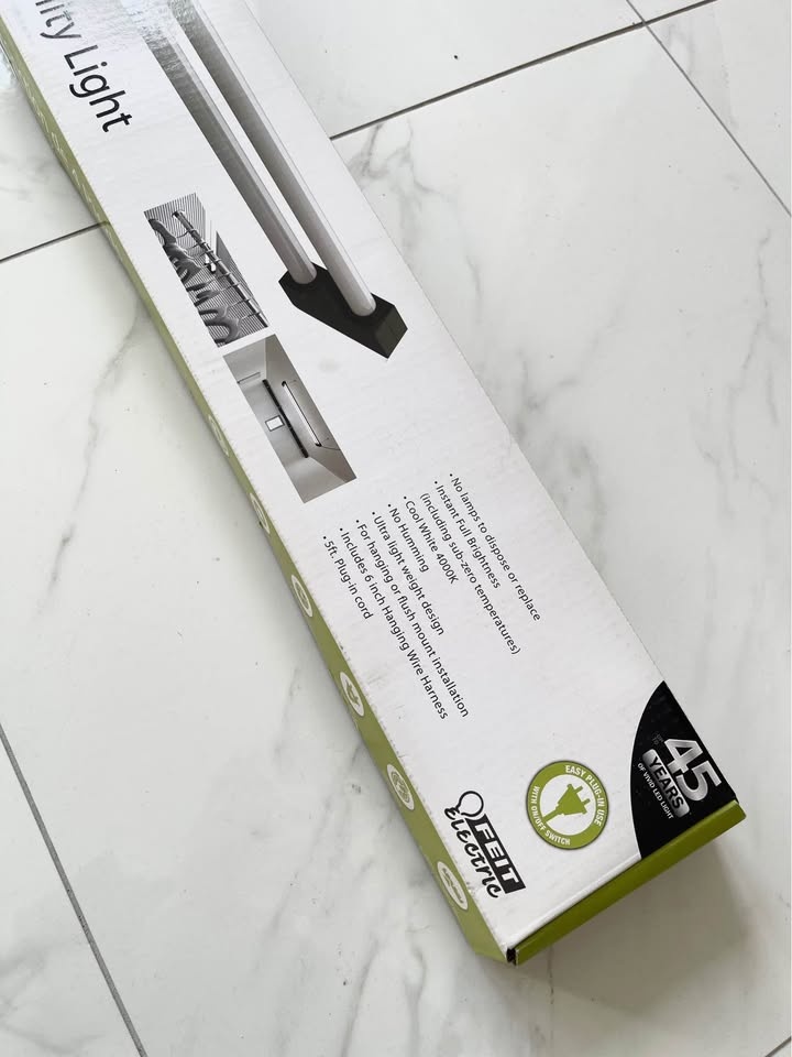 UNDER RETAIL Feit Electric 4 Feet 2 Light Black LED Utility Shop - photo 5