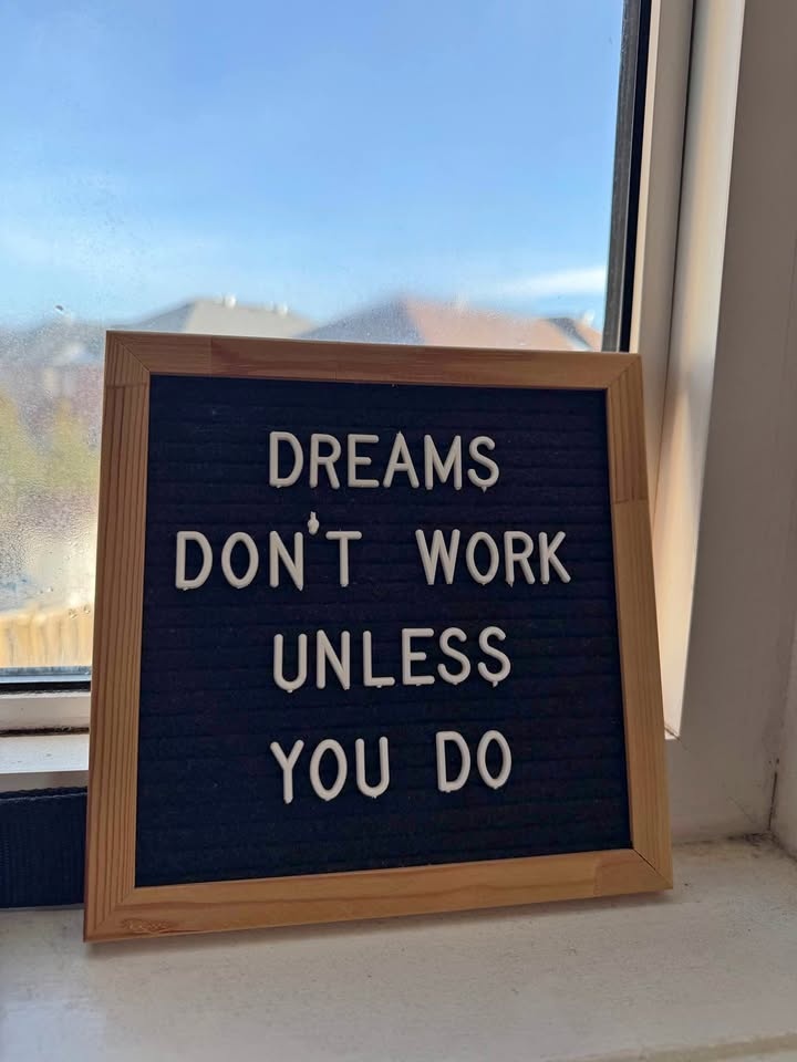 Letter board / sign board