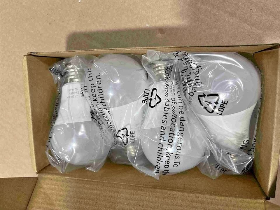 Light bulbs (pack of 4)