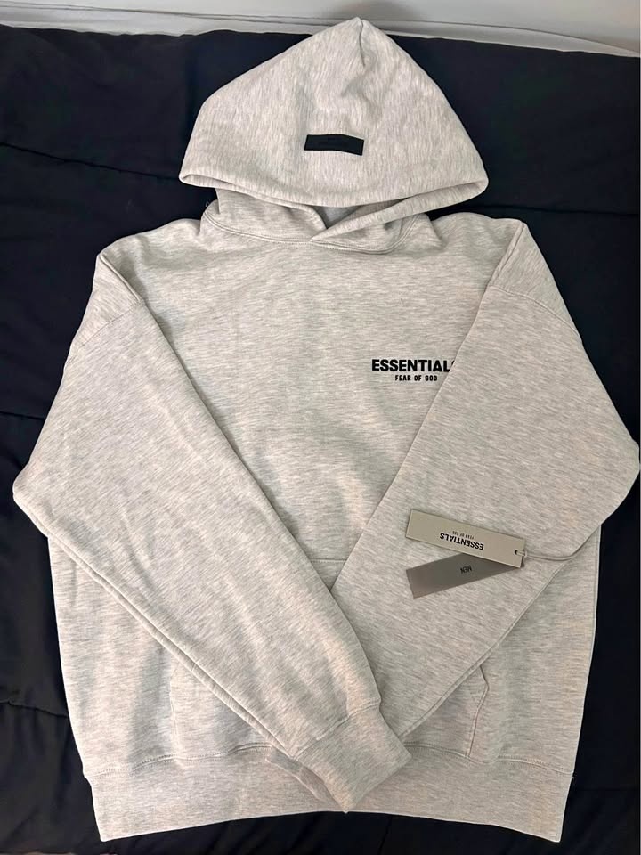 Fear of God ESSENTIALS Hoodie – Light Oatmeal (Size S, Fits M)