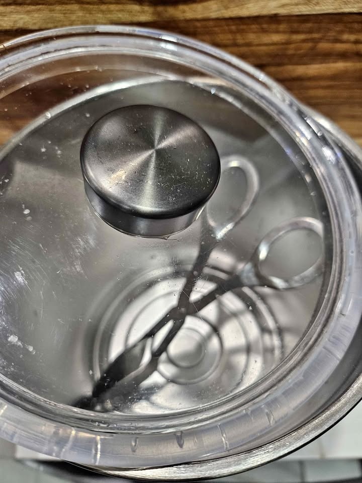 Ice bucket