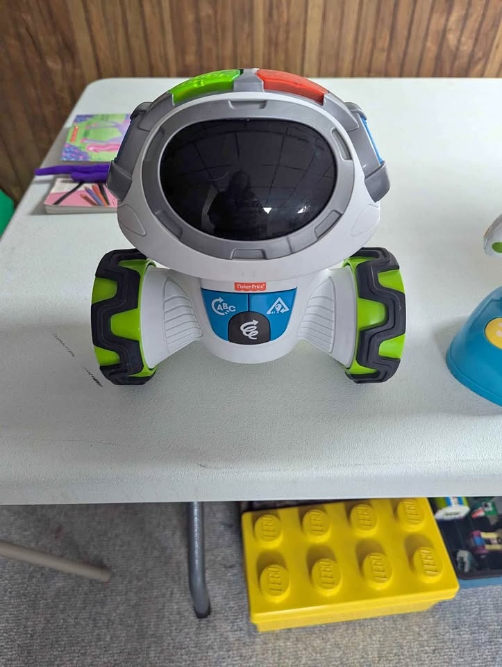 Fisher Price Think and Learn Robot