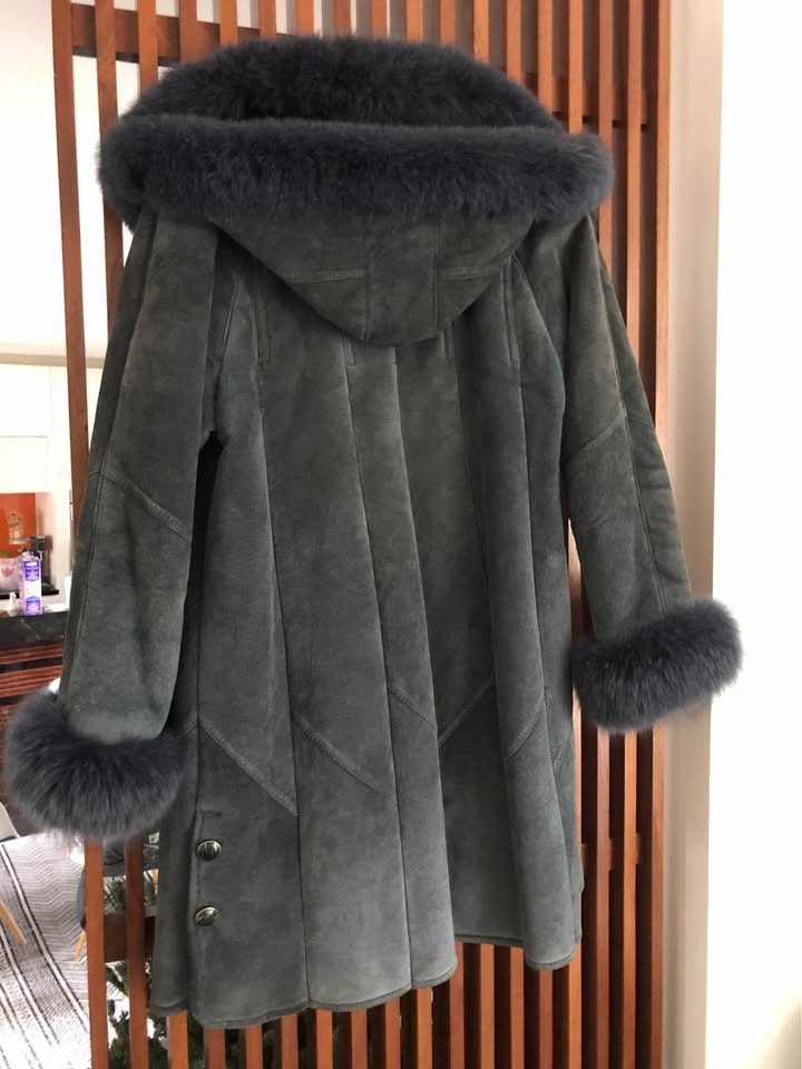 Winter shearing coat Size Medium - photo 3