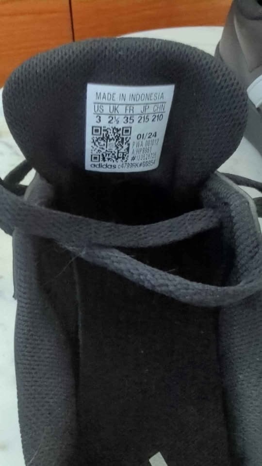 Youth Size 3 Adidas Sneakers - NEW - photo 5