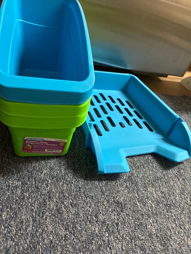 Studio Magazine Holder
