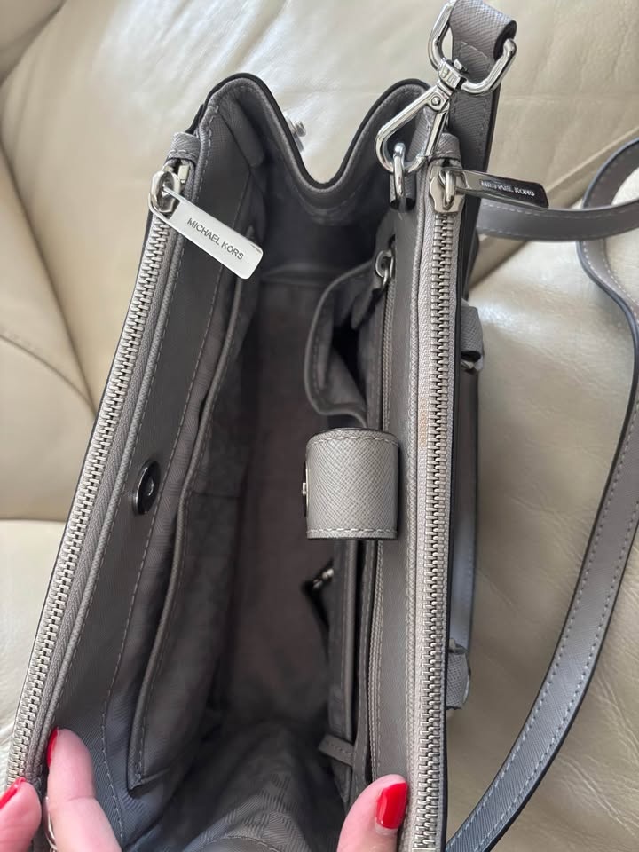 Michael Kors purse - photo 3