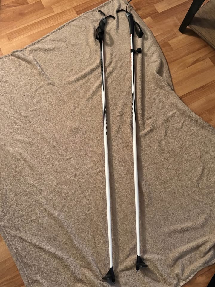 Cross country skis, poles and boots - photo 5