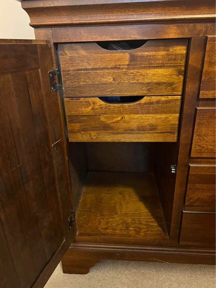 Dresser (changing table) - photo 2