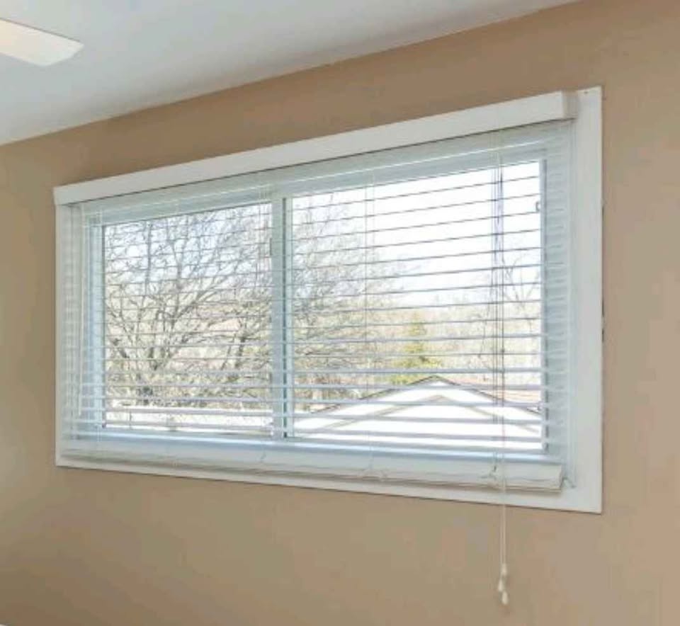 Faux Wood Blinds (4ft x 4ft) - photo 2