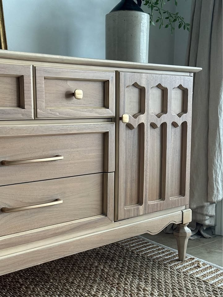 Completely Restored Vintage Sideboard/Buffet - photo 2