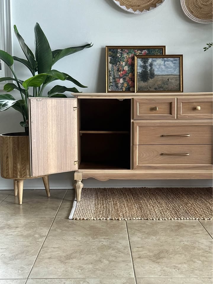 Completely Restored Vintage Sideboard/Buffet - photo 3