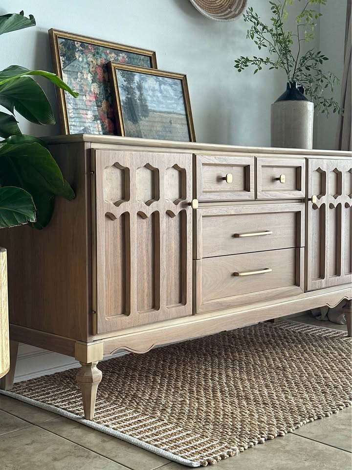 Completely Restored Vintage Sideboard/Buffet - photo 5