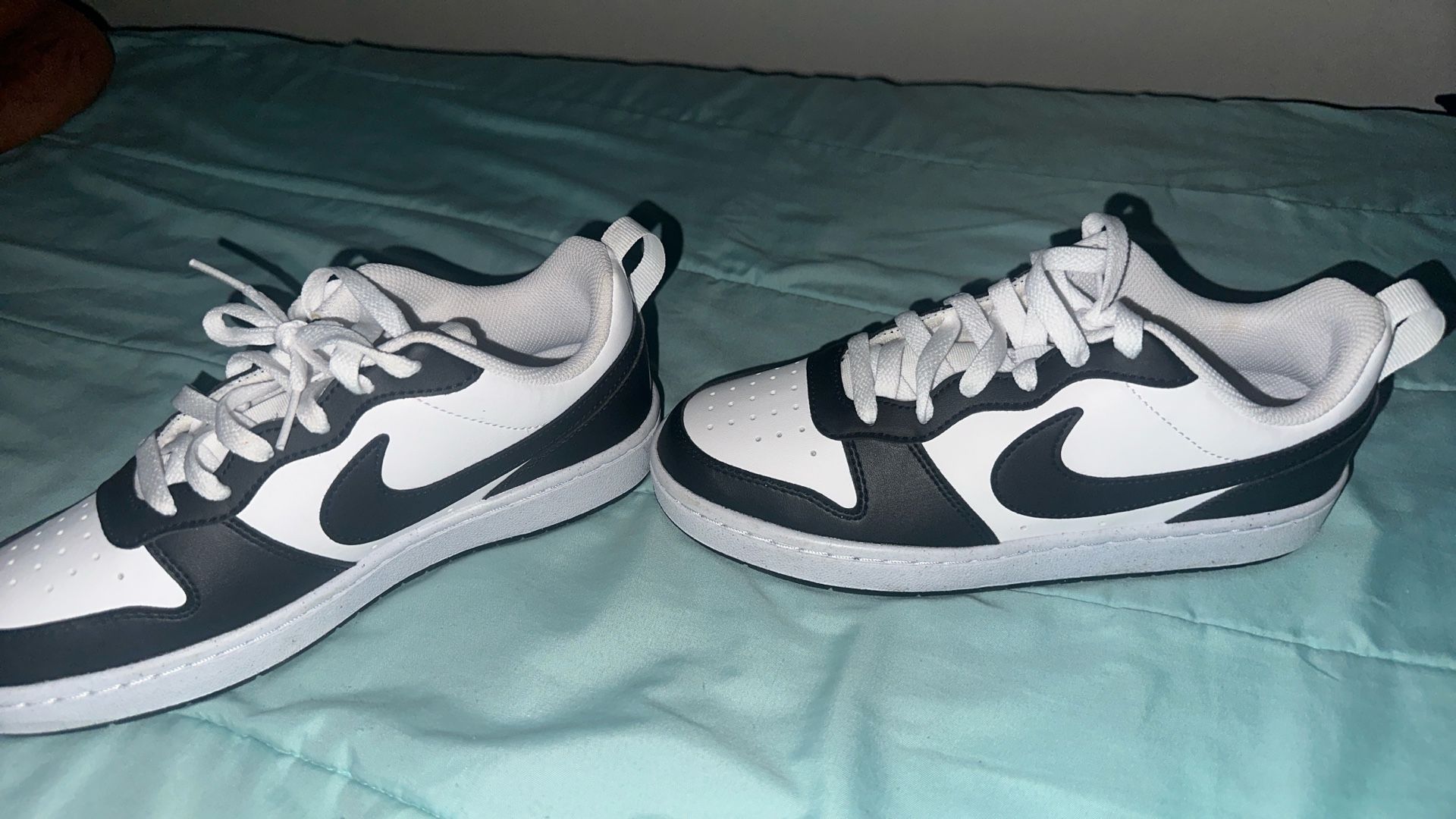 Nike Shoes - photo 2