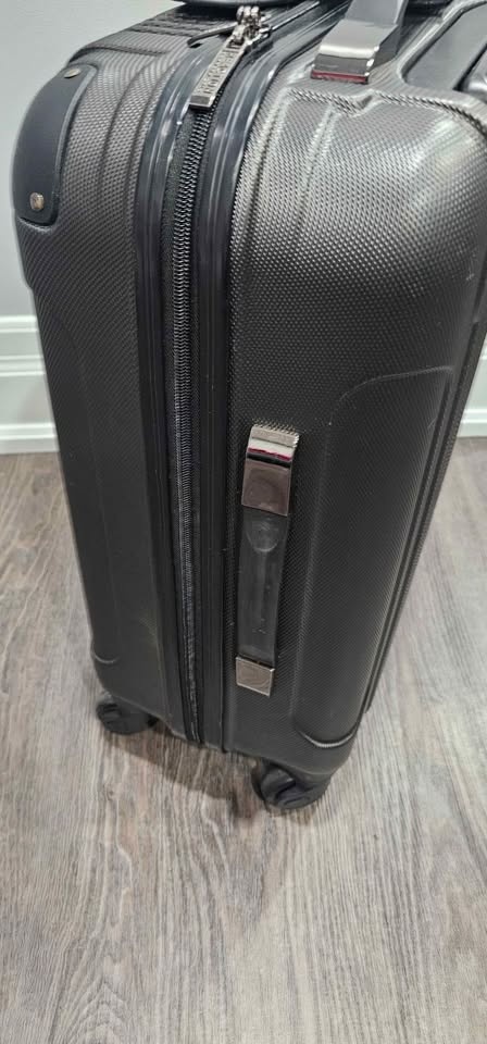 Kenneth Cole Reaction Renegade Carry On - photo 2