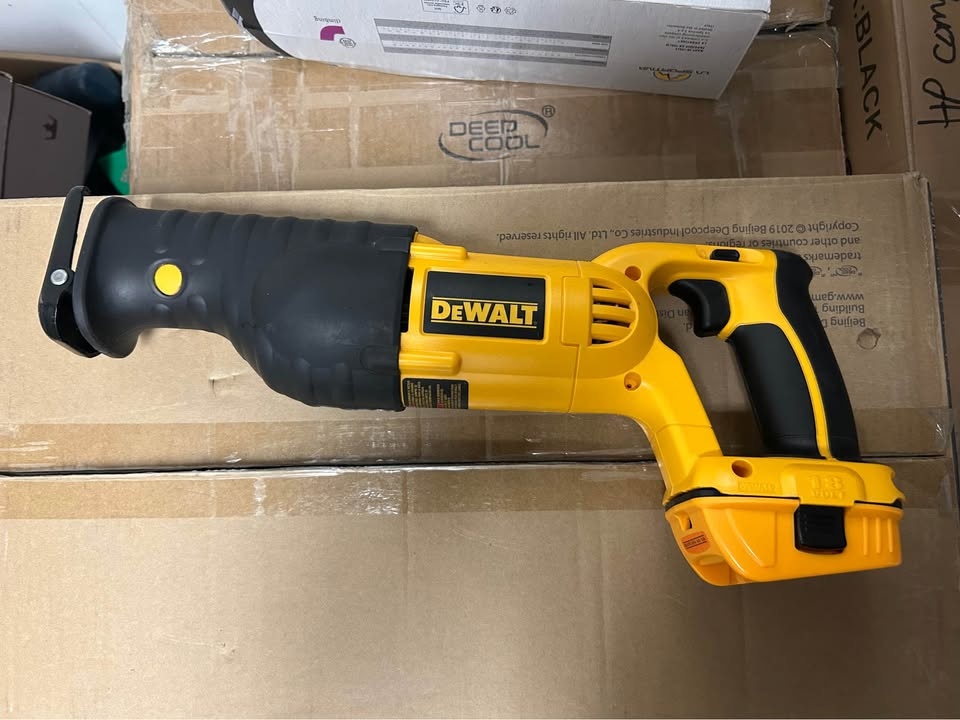 Dewalt Reciprocating Saw - photo 5