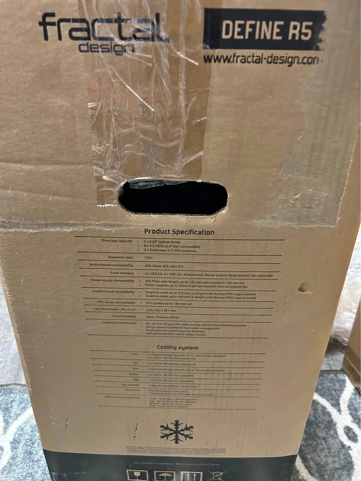 Fractal Design Define R5 - Black - Brand New