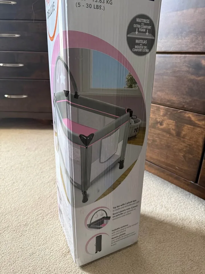 Harmony Playard with zip-on bassinet image indicator(6)