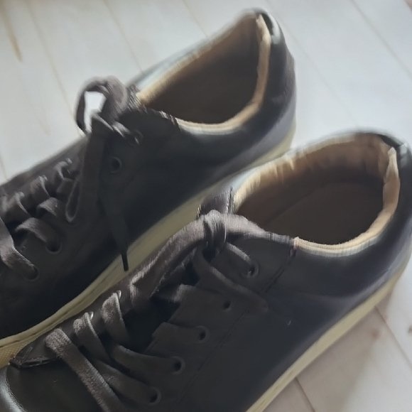 Banana Republic Men's Size 10 Black Leather Sneakers - photo 3