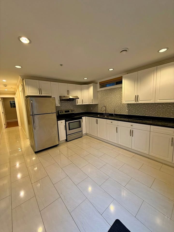 3 Beds 2 Baths House