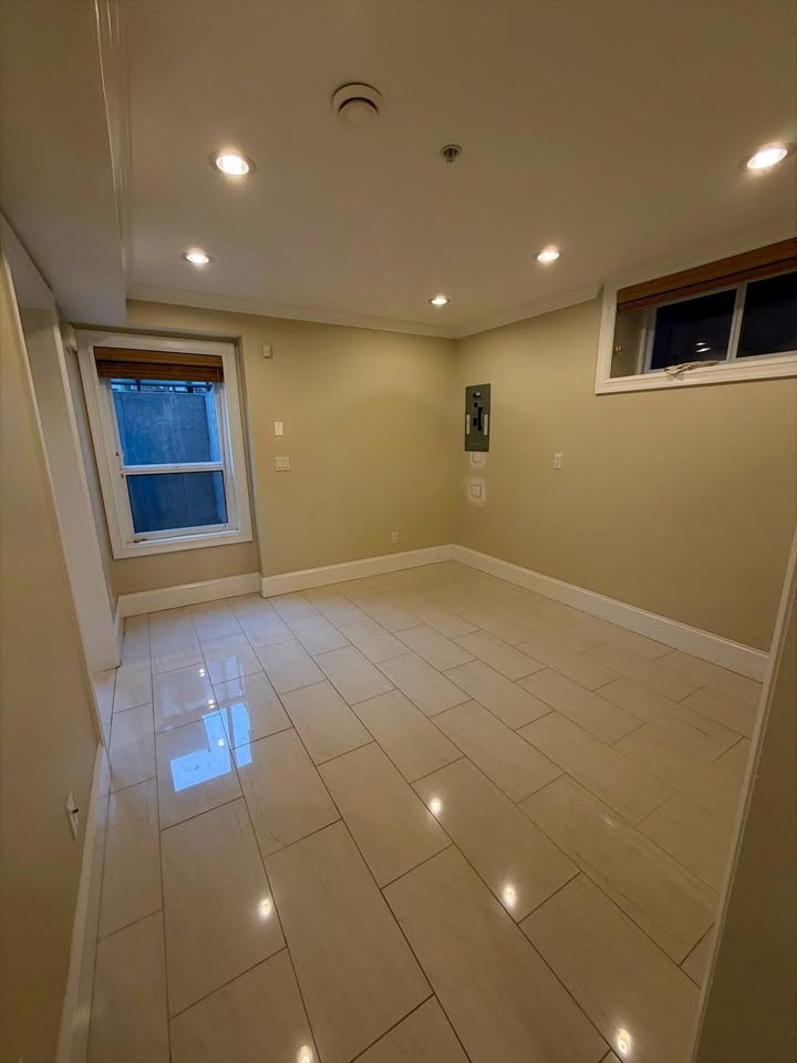 3 Beds 2 Baths House - photo 2