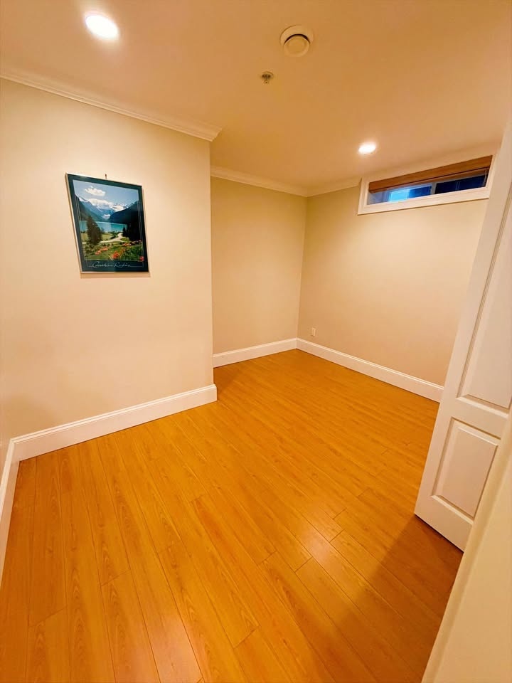 3 Beds 2 Baths House - photo 4
