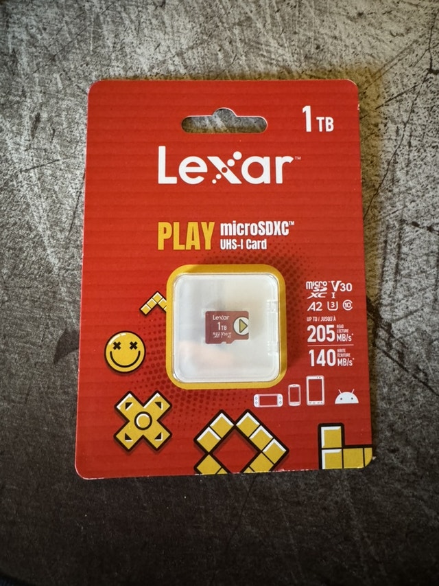 LEXAR PLAY 1TB microSD NEW