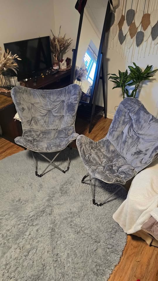 Two butterfly chairs with circle rug - photo 4