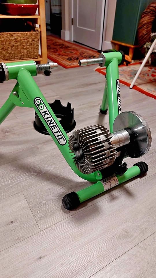 Bicycle trainer by Kurt Kinetic - photo 2