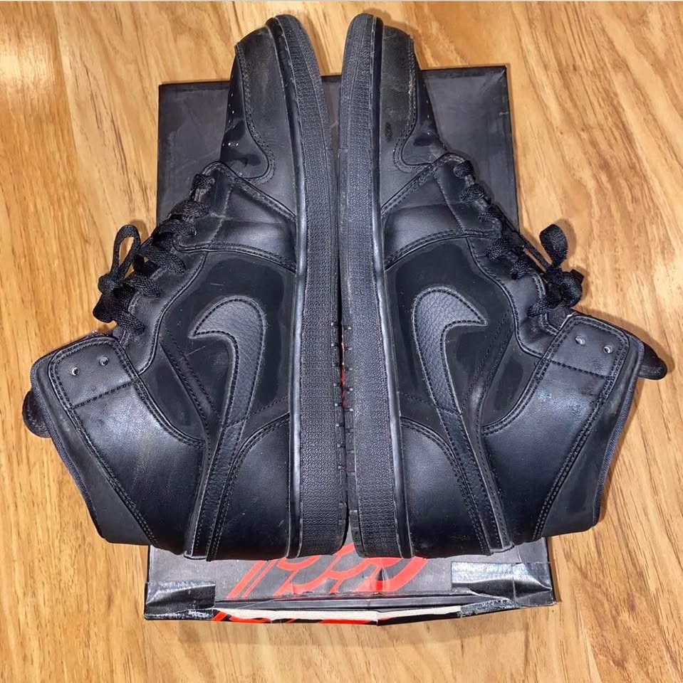 Jordan 1 Mid “Triple Black” - photo 2